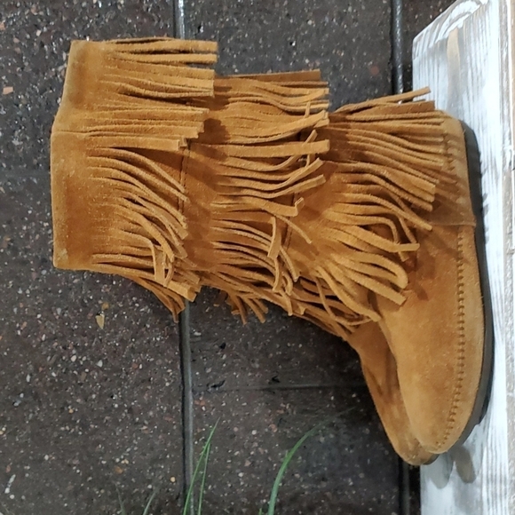 MINNETONKA MOCCASINS BROWN SUEDE 3 LAYER FRINGE SIZE 8 CLASSIC WESTERN - Picture 6 of 12